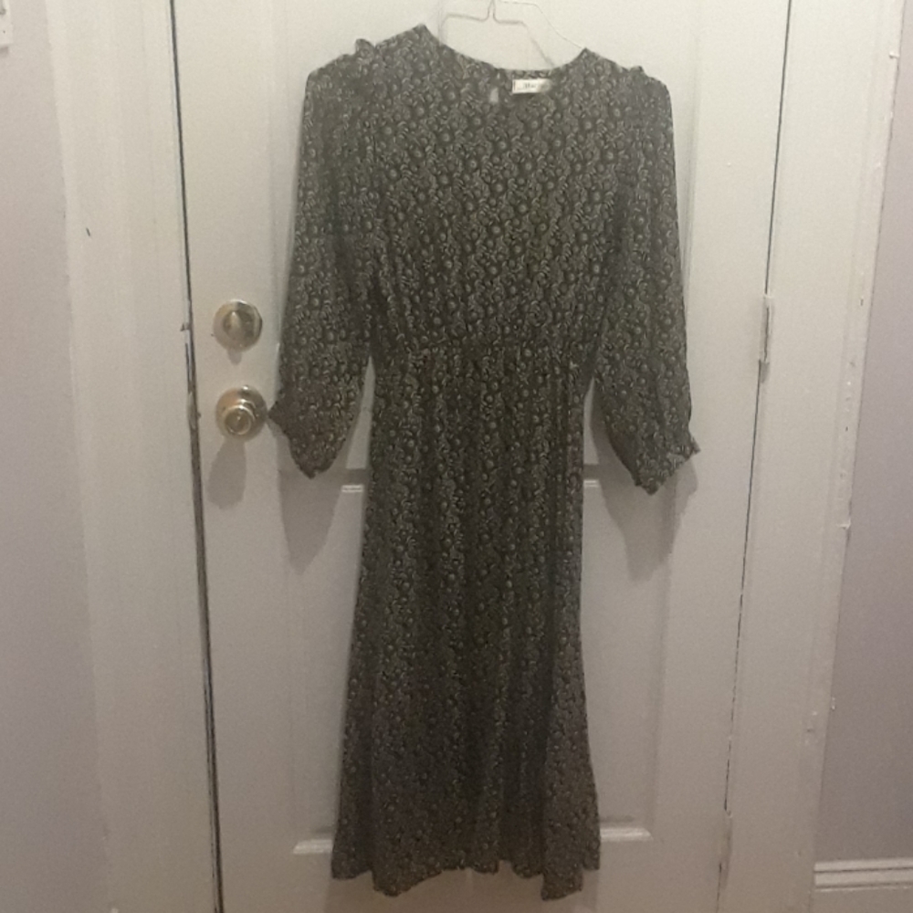 Dress long midi with cute floral print